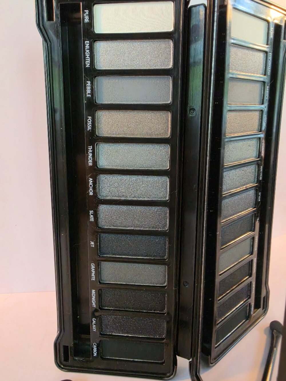BYS SMOKEY eyeshadow palette